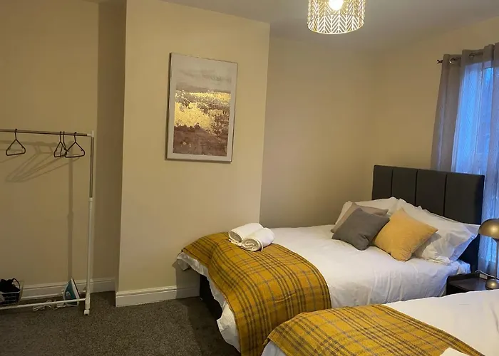 St James House - Sleeps 8!